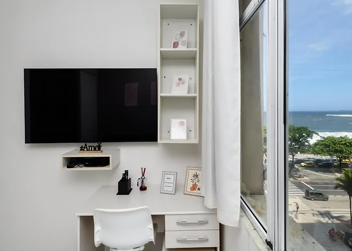 Studio Com Vista Parcial Para O Mar De Copacabana